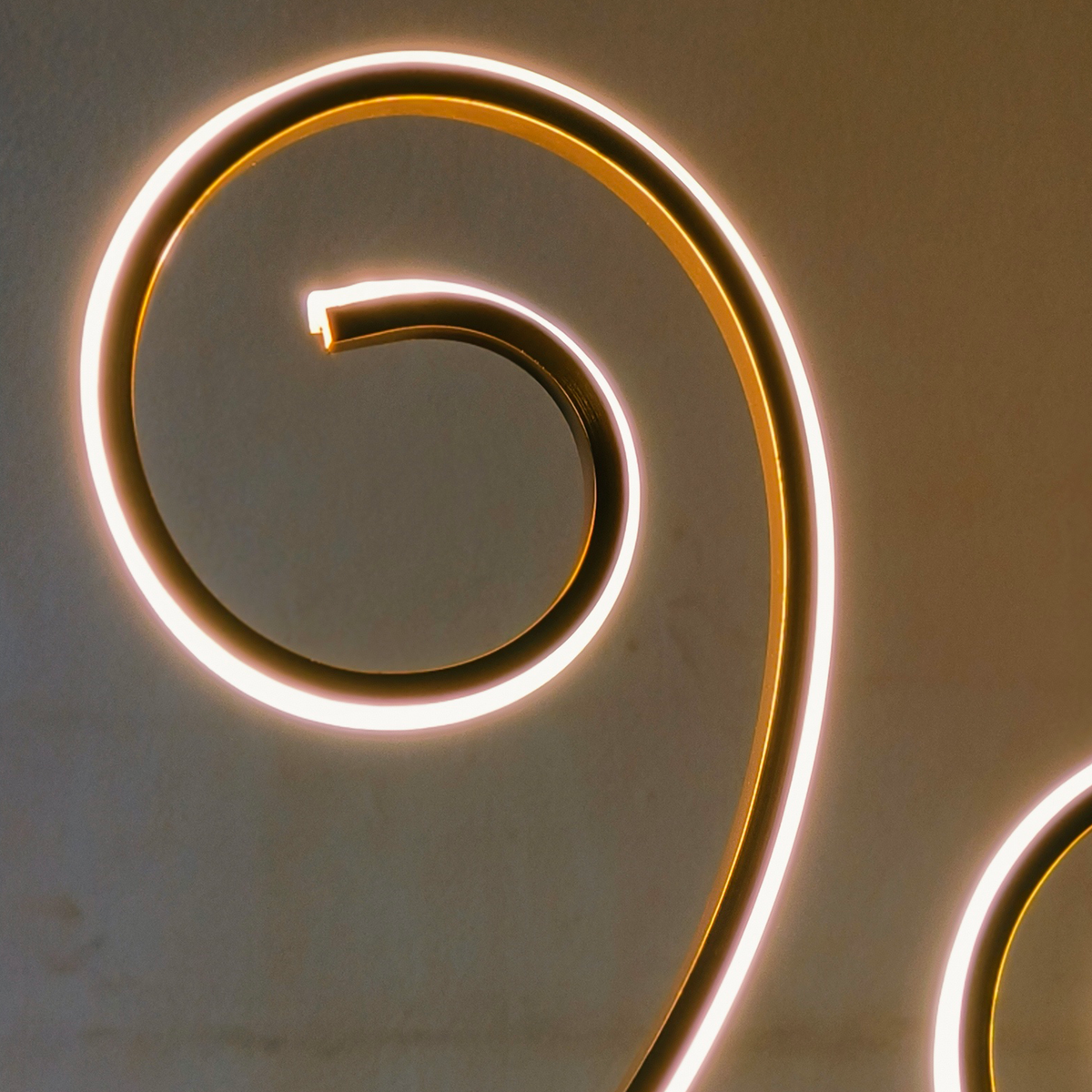 Curvea Luxe Glow (build in- LED) Floor Lamp