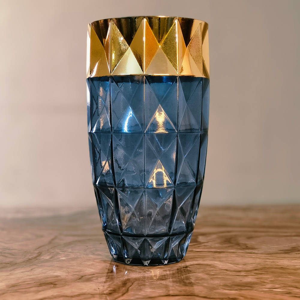 Crystal Crest Black (Small Size)– Diamond-Cut Glass Vase