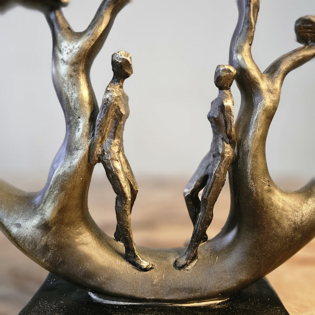 Roots of Togetherness – Artistic Couple Sculpture